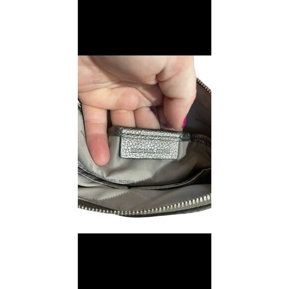 Michael KORS Leather Wristlet NWOT - Picture 6 of 6